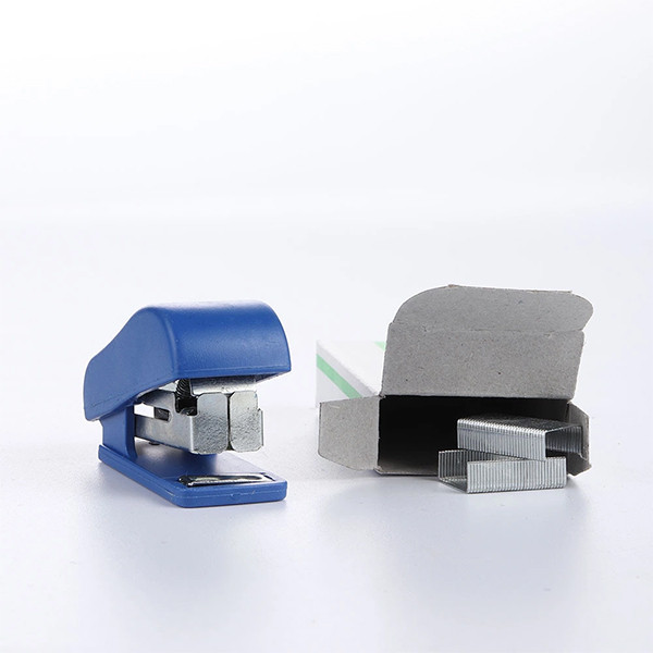 منگنه های لانگ کد HL-214-2 به همراه سوزن منگنه منگنه های لانگ کد HL-214-2 به همراه سوزن منگنه