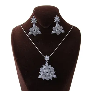 نیم ست نقره زنانه بازرگانی میلادی کد NTR_237