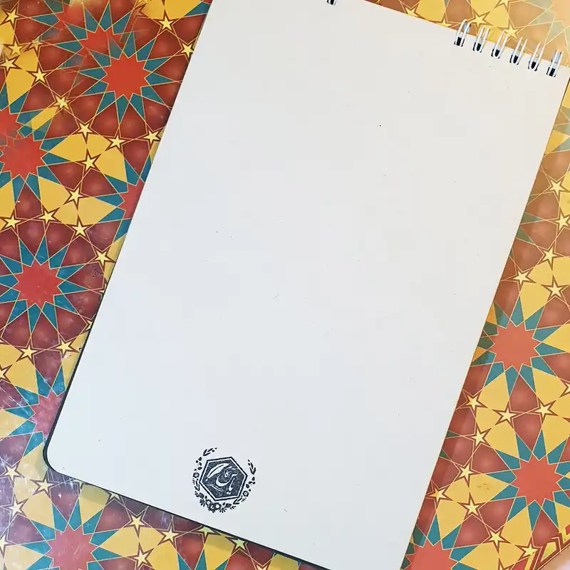 دفتر طراحی یاس آکام مدل سیاهبرگ طرح گربه