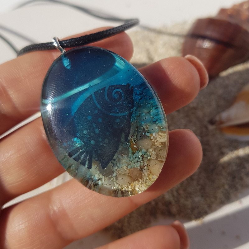 گردنبند دخترانه مدل رزینی دریایی کد 004