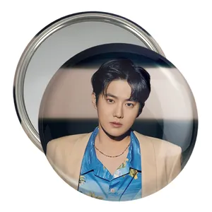 آینه جیبی خندالو مدل سوهو گروه اکسو EXO  کد 16779