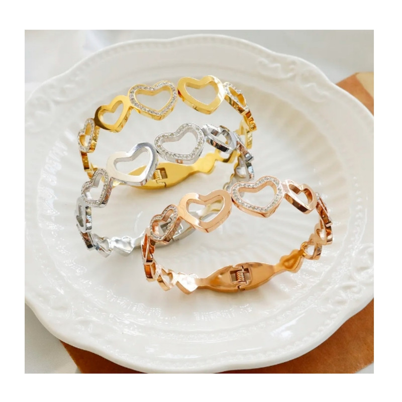 دستبند زنانه طرح قلب مدل فنری کد 64g