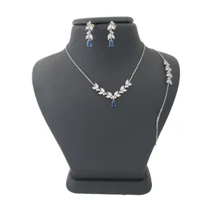 نیم ست نقره زنانه ترمه ۱ مدل یاقوت کبود کد S 0023