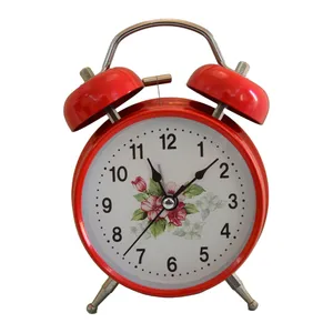  	 ساعت رومیزی مدل شماطه دار طرح گل