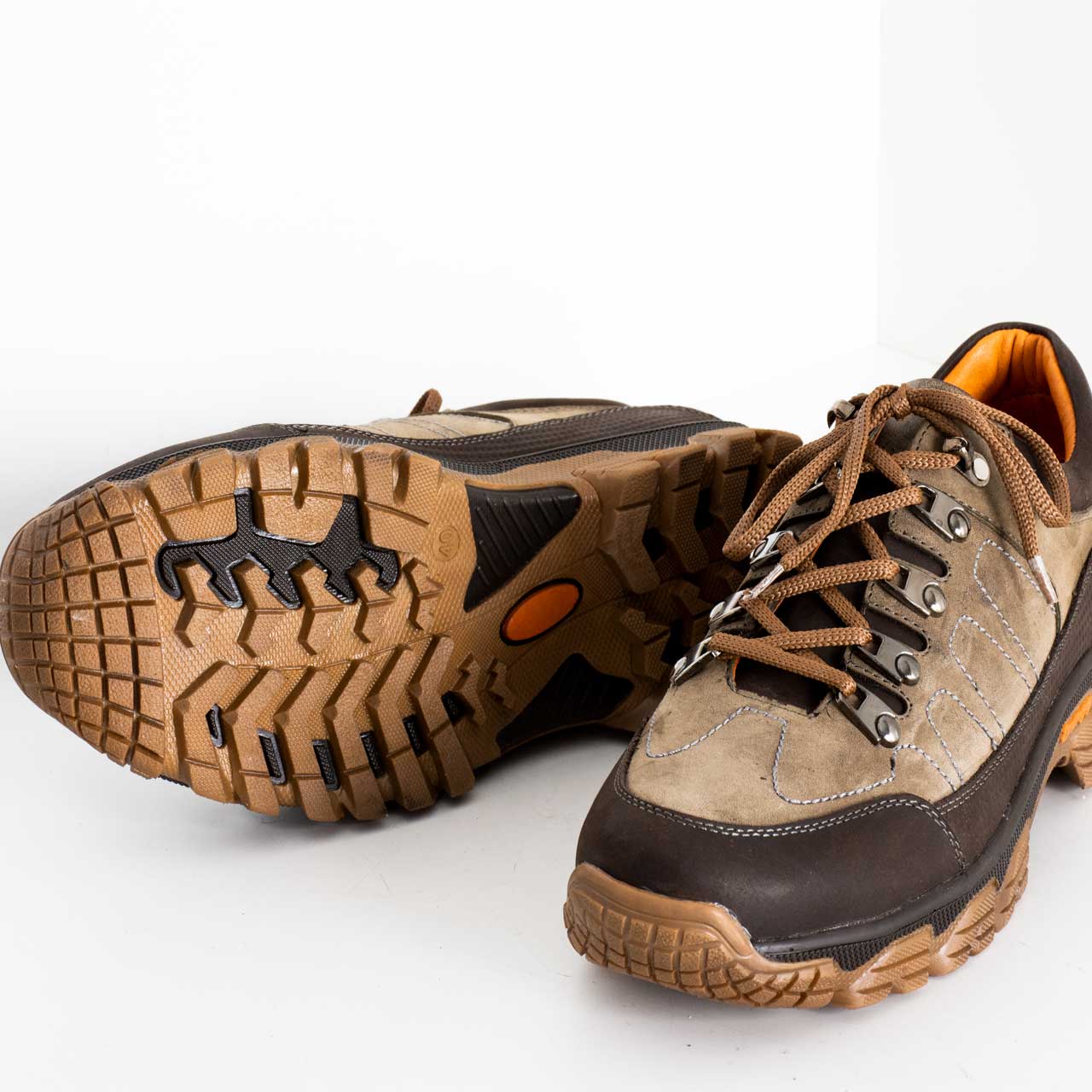 PARINECHARM leather men's hiking boots ,SHO221-8  Model