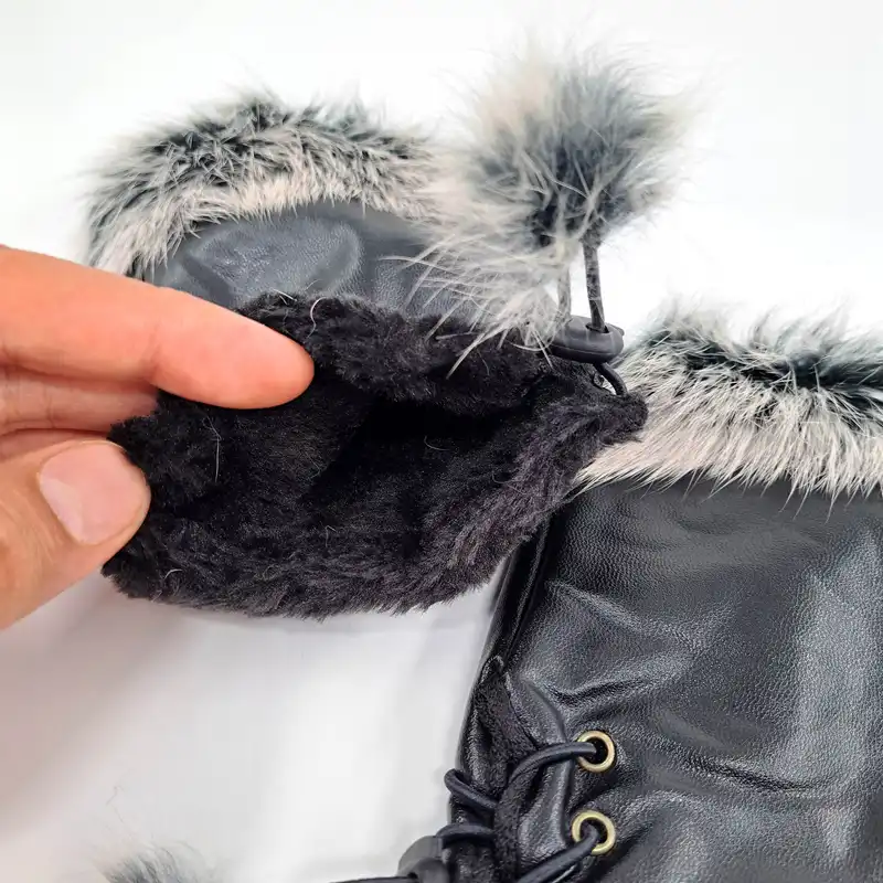 دستکش زنانه مدل نیم انگشتی خز دار کد 1058 رنگ مشکی