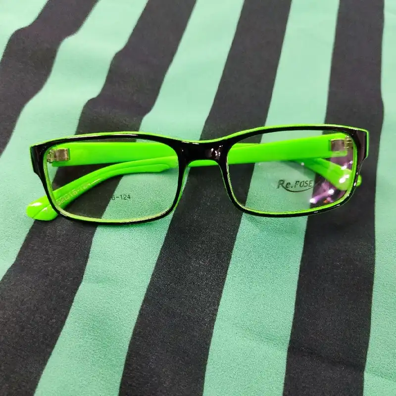 فریم عینک طبی بچگانه مدل Re.POSE32