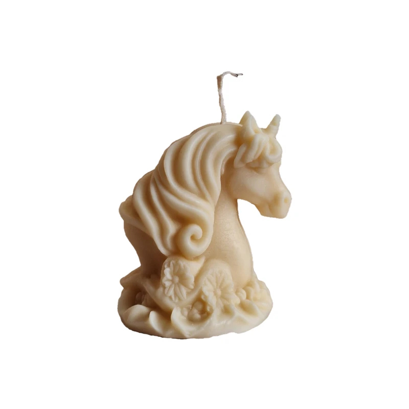 شمع دست‌ساز بدون‌بو مدل اسب  زمان اتمام 12 ساعت