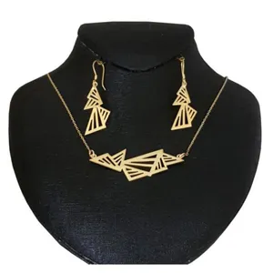 نیم ست نقره زنانه دلی جم طرح مثلث کد D 712