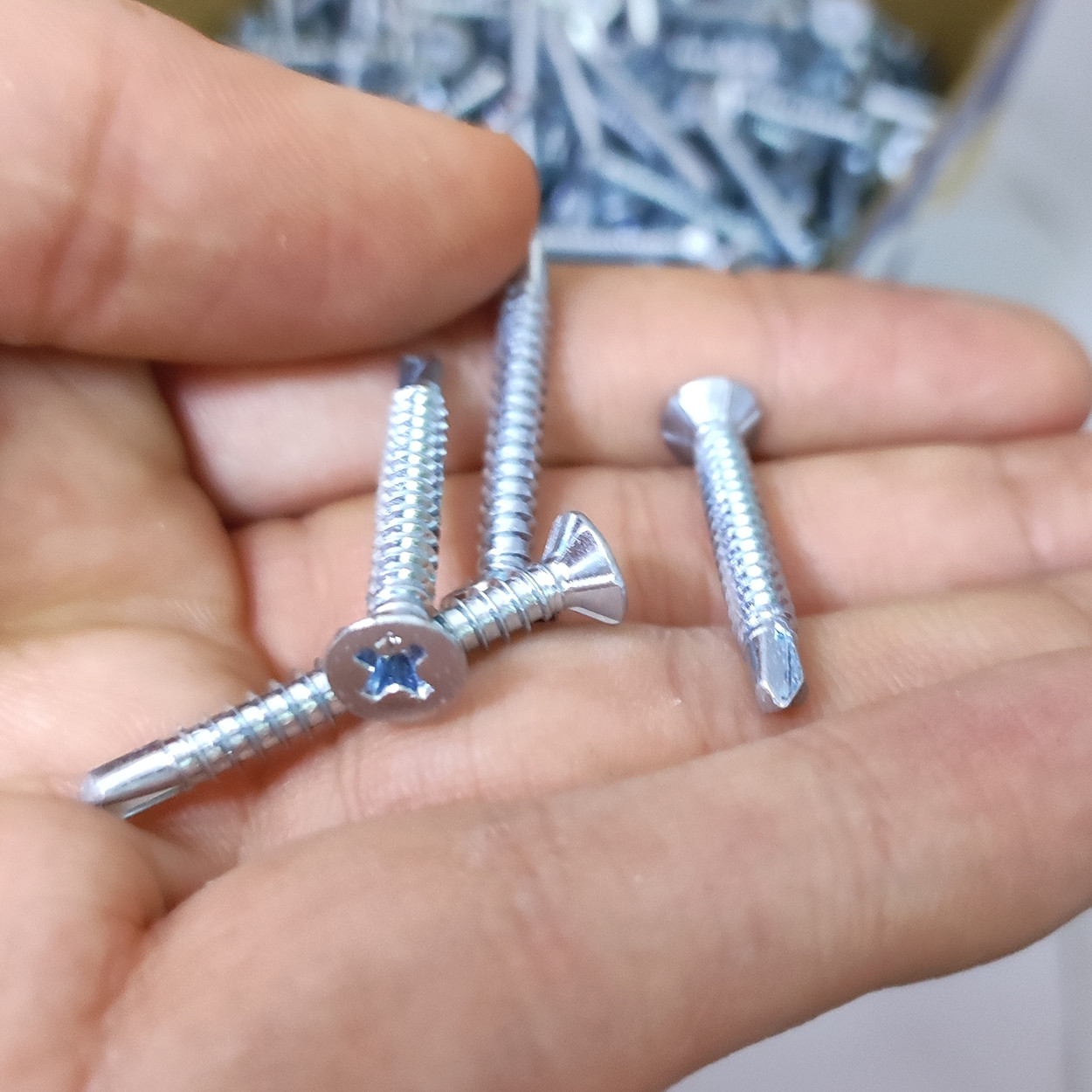 پیچ سرمته کینگ مدل 32 بسته 1000 عددی پیچ سرمته کینگ مدل 32 بسته 1000 عددی