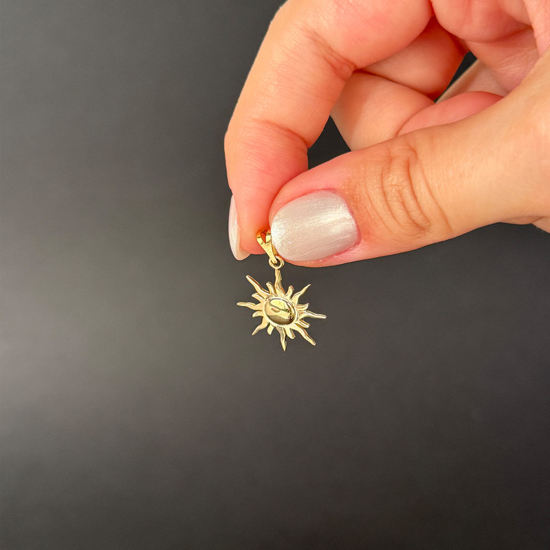 آویز گردنبند طلا 18 عیار زنانه کرابو مدل خورشید کد Kr5325