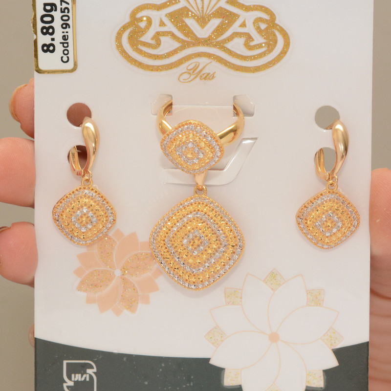 نیم ست طلا 18 عیار زنانه طلای مستجابی مدل آوا تراش کد 675