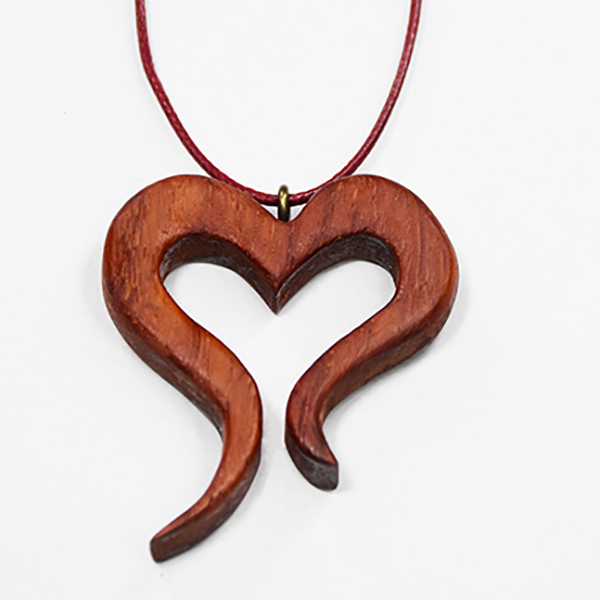 گردنبند دست ساز  مدل قلب