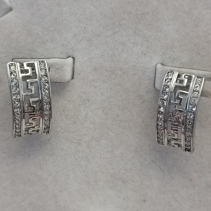 گوشواره زنانه مدل فانتزی نگین دار گوشواره زنانه مدل فانتزی نگین دار