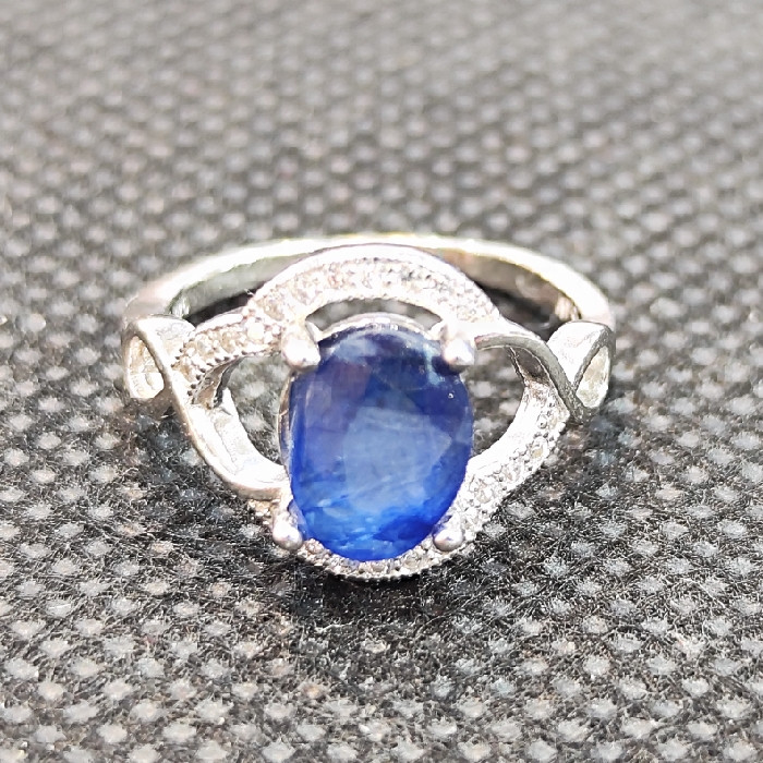 انگشتر نقره زنانه مدل سنگ یاقوت کبود آفریقایی کد 233