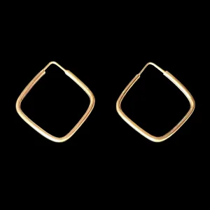 گوشواره طلا 18 عیار زنانه دوست خوب مدل مربع dk524 