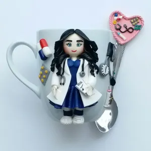 ماگ سرامیکی مدل دختر عروسکی L1973 به همراه قاشق