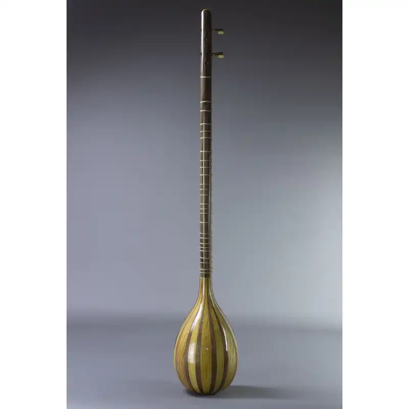 سه تار مدل نوروزیان دو مهر