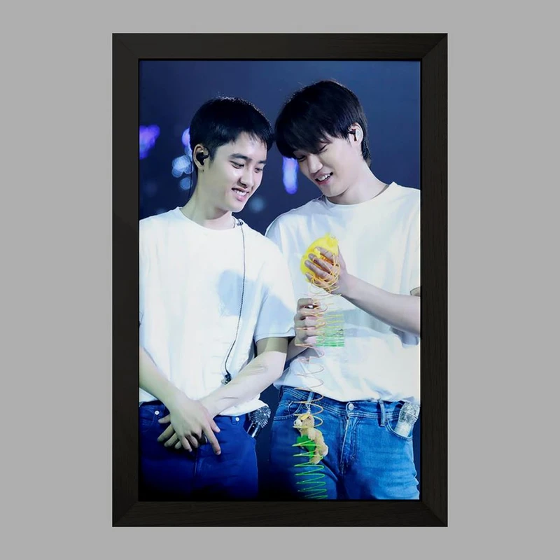 تابلو خندالو مدل گروه اکسو EXO  کد 13591