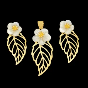 نیم ست طلا 18 عیار زنانه طلای مستجابی مدل صدف و برگ کد 670150
