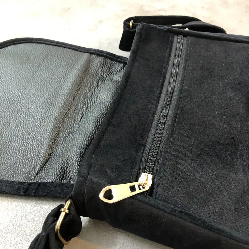 کیف دوشی زنانه مدل نورا