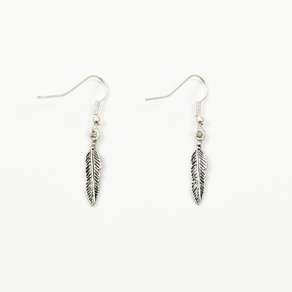 گوشواره زنانه سیکس مدل پر کد 6 گوشواره زنانه سیکس مدل پر کد 6