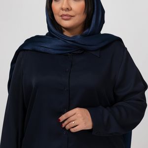 شومیز زنانه آستین بلند ویسکوز برنس مدل 30106 با یقه برگردان، قد روی باسن، تنخور معمولی، مناسب پوشش روزمره و مهمانی با بسته شدن دکمه‌ای