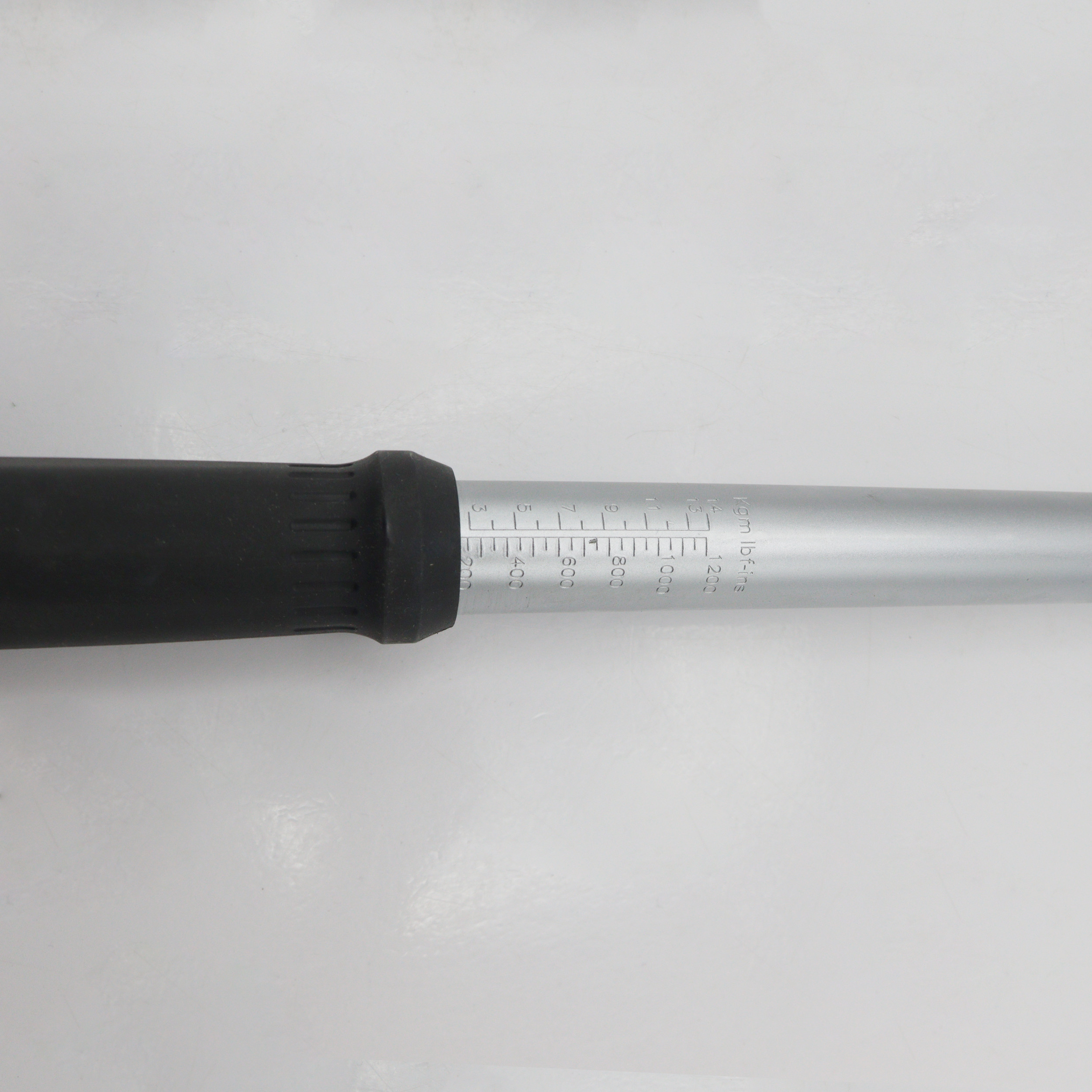 آچار ترکمتر جغجغه ای تی جی جی مدل  تقه ای کد  YP-TAIWAN-S34424-2S-25-135N.M سایز  1/2 اینچ