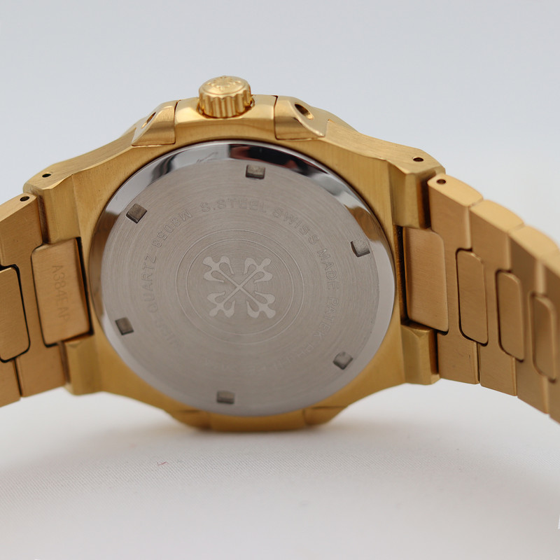 ساعت مچی عقربه‌ای مردانه  مدل تاریخ شمار موتور سوئیسی