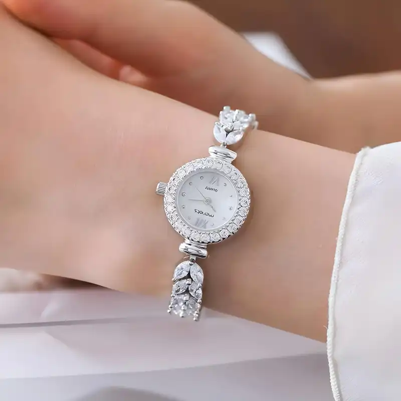 ساعت مچی عقربه ای زنانه مِرلوتس مدل جواهری نگین زیرکونیوم بند گندمی