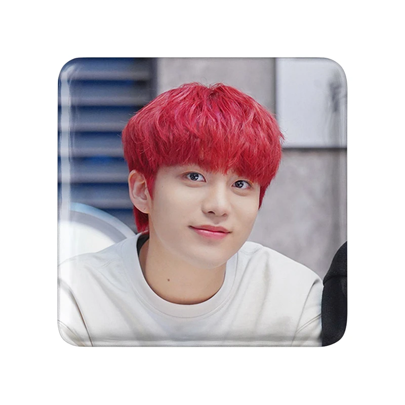 مگنت خندالو طرح جونگهو گروه ایتیز ATEEZ  مدل مربعی کد 21285