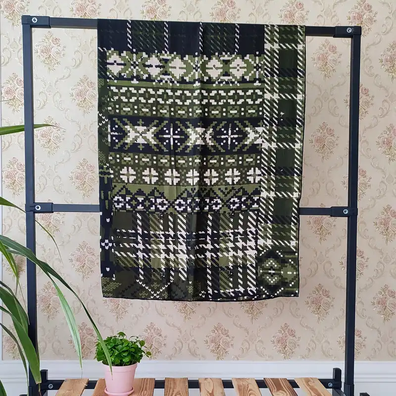 روسری زنانه مدل نخی جناغی کد 306