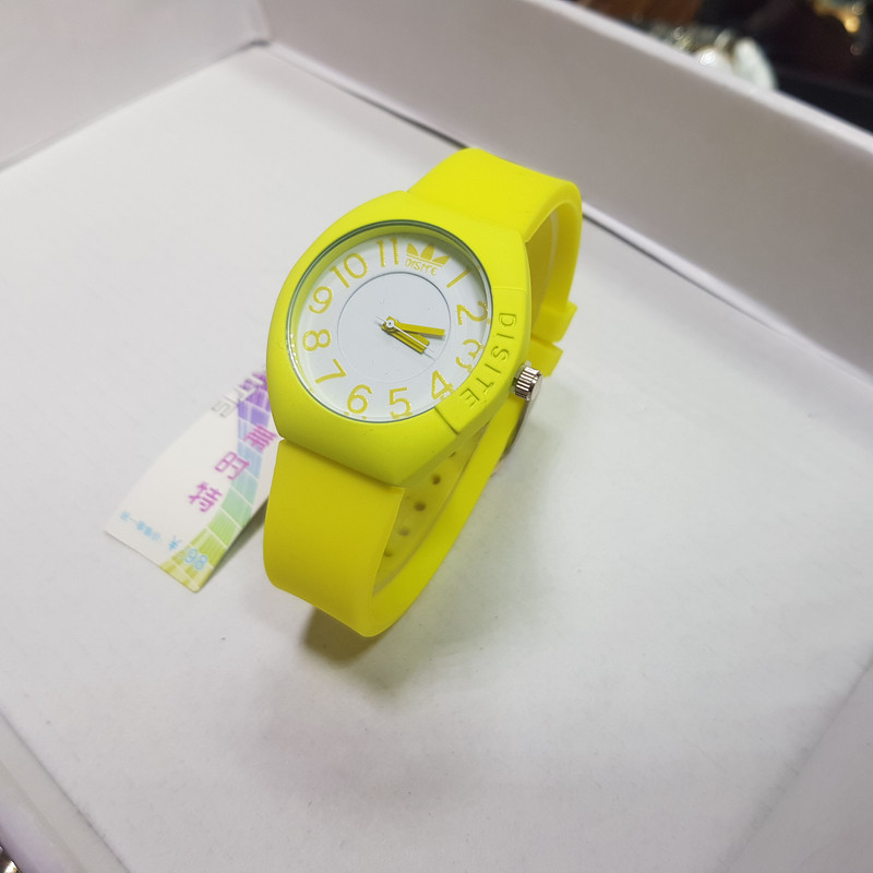 ساعت مچی عقربه ای بچگانه مدل 88te29 ساعت مچی عقربه ای بچگانه مدل 88te29