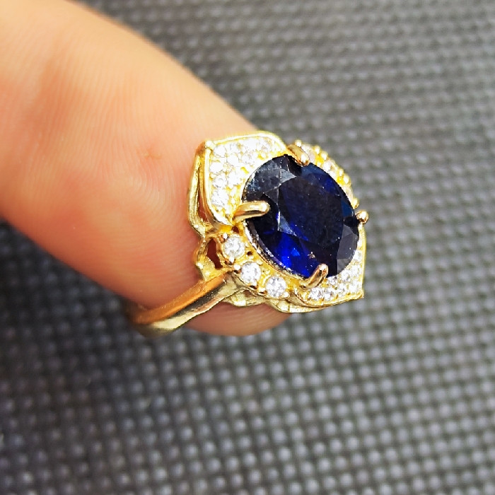 انگشتر زنانه مدل یاقوت کبود کد 222 انگشتر زنانه مدل یاقوت کبود کد 222