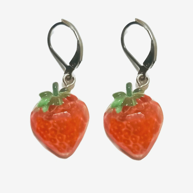 گوشواره دخترانه مدل توت فرنگی گوشواره دخترانه مدل توت فرنگی