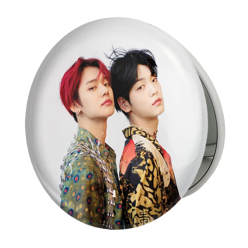 آینه جیبی خندالو طرح سوبین و یونجون گروه تی اکس تی TXT مدل تاشو کد 11831 