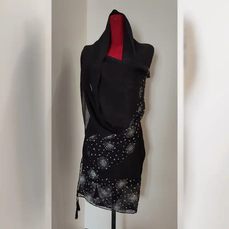 شال زنانه مدل مزونی اسلپ نگین دار خورشید تابان