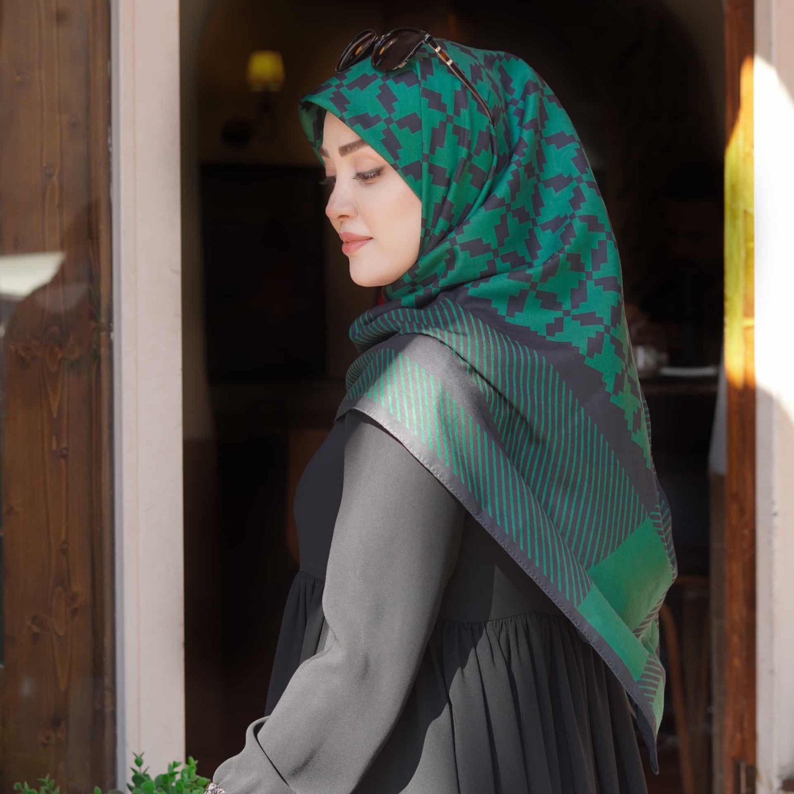 روسری زنانه مدل نخی دست دوز کد 2722 -  - 11