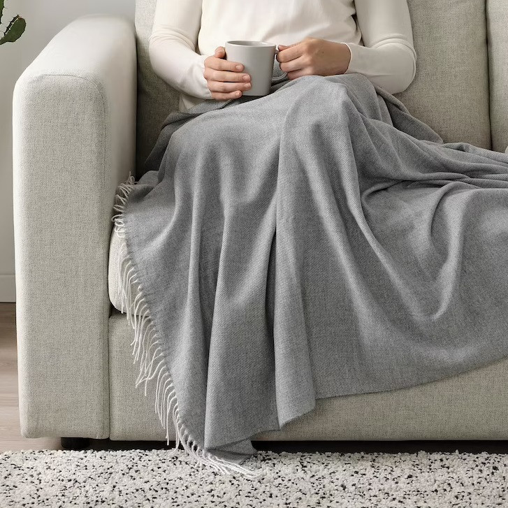 پتو مسافرتی ایکیا مدل HOLMVI سایز 120x160 سانتی متر