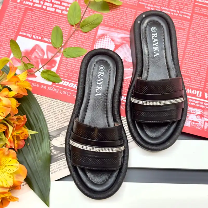 دمپایی زنانه رایکا طب مدل ژاله BL