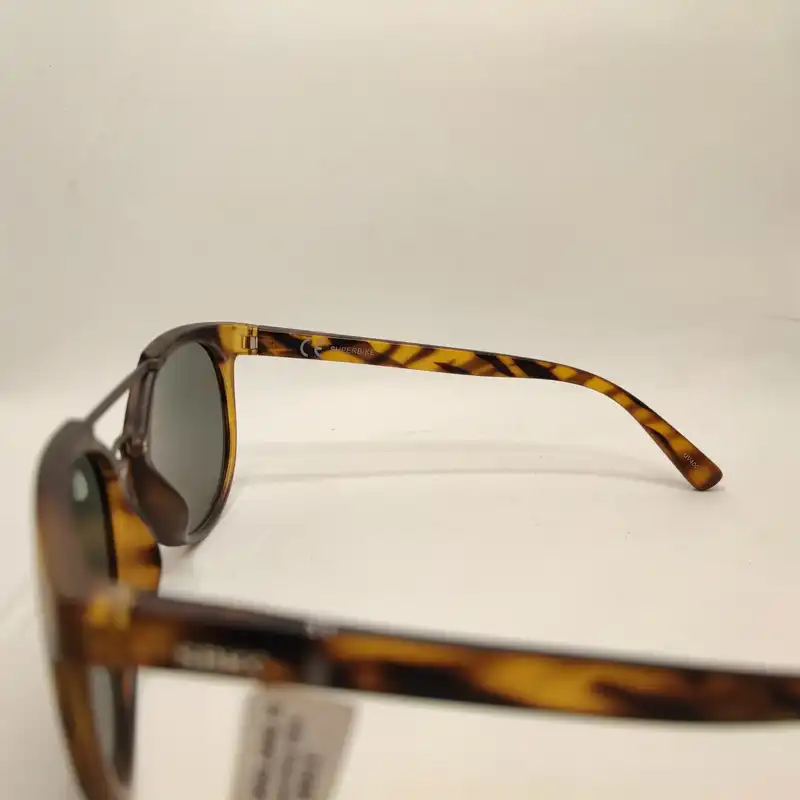 عینک آفتابی اس بی کی مدل SB812