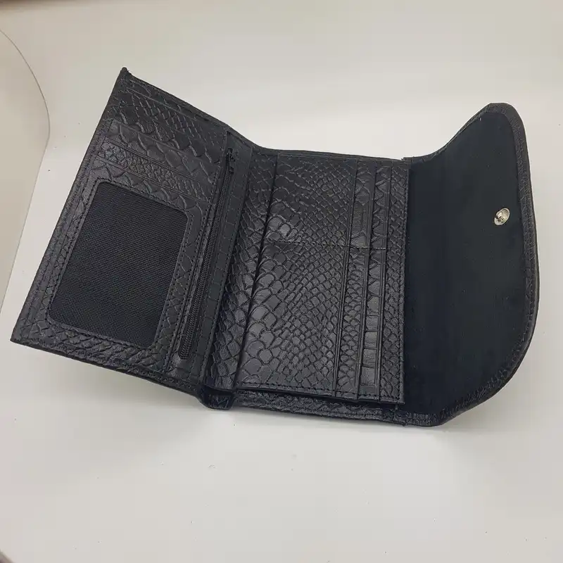 کیف پول زنانه چرم دیاکو مدل ژینوس