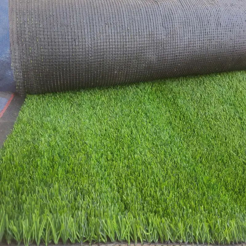 چمن مصنوعی مدل Europe-E16 بهاری سایز 2.5×2 متر