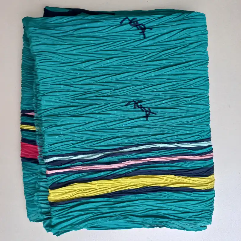 شال زنانه مدل نخی چین دار