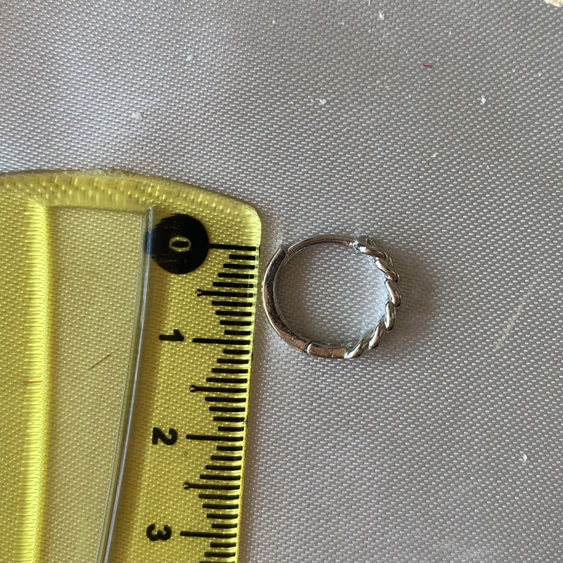 پیرسینگ گوش مدل زنجیری حلقه ای