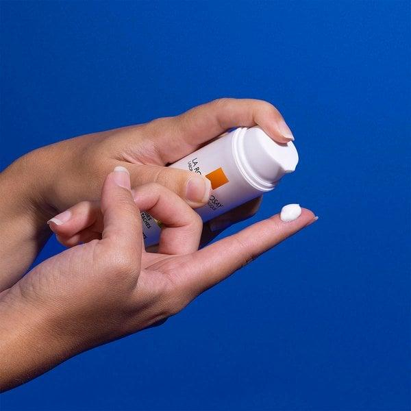 کرم ضد آفتاب لاروش پوزای مدل AGE CORRECT حجم 50 میلی لیتر