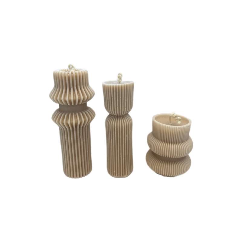 شمع دست ساز مدل استوانه شیار دار مجموعه 3 عددی شمع دست ساز مدل استوانه شیار دار مجموعه 3 عددی