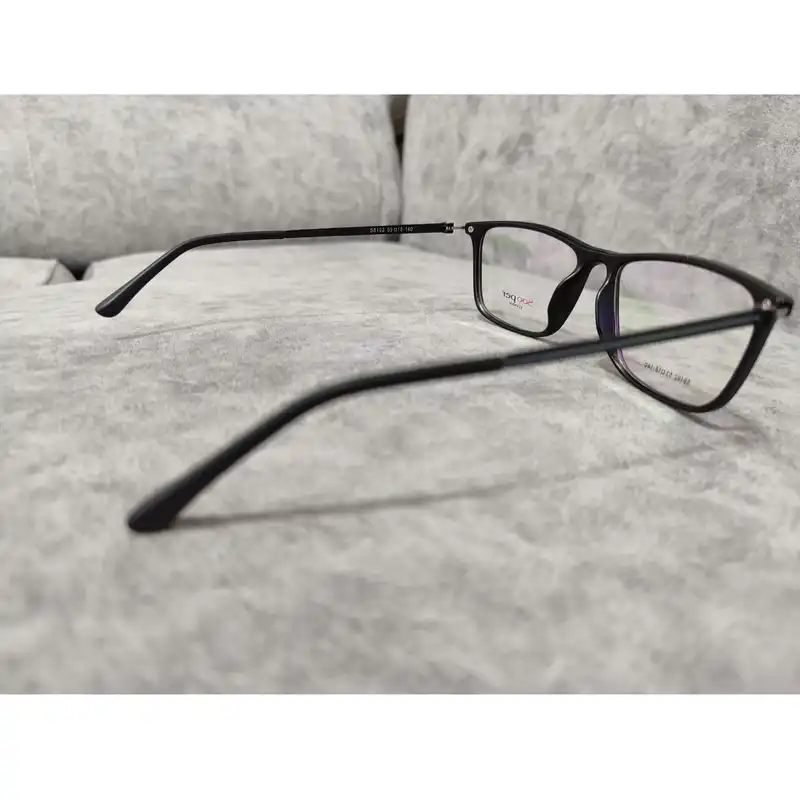 فریم عینک طبی مدل کائوچو دسته تیتانیوم کد 0152