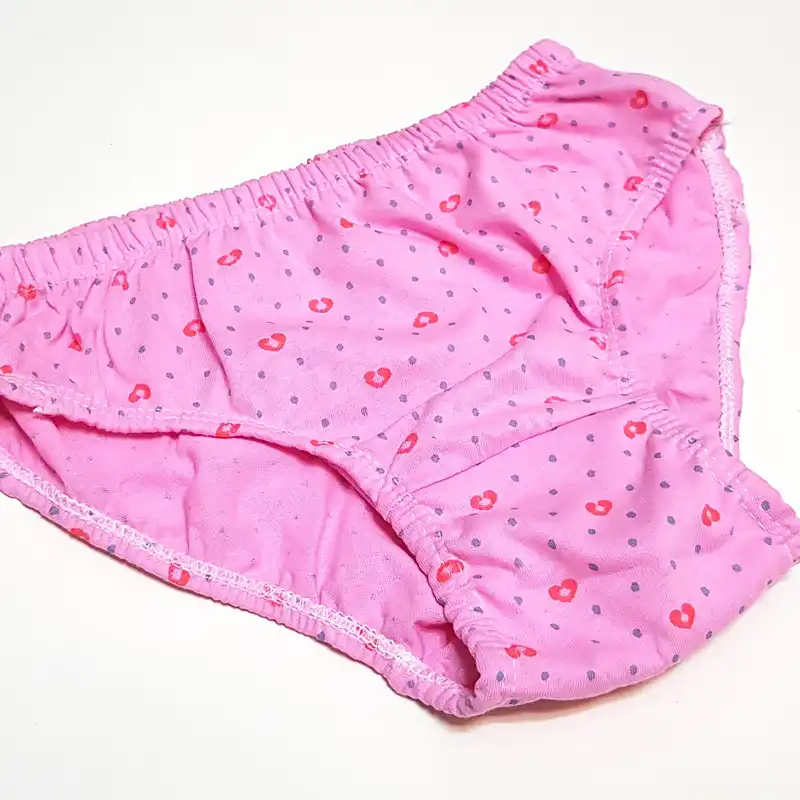 شورت زنانه مدل قلب نخی کد 4228 بسته 6 عددی