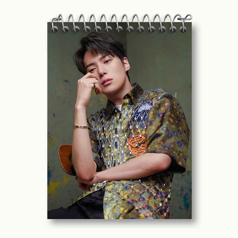 دفتر یادداشت 50 برگ خندالو مدل مینهیوک گروه مانستا اکس MONSTA X کد 21169